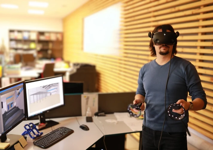 IMG: Při návrhu a koordinaci projektů využíváme moderní digitální nástroje a technologie.