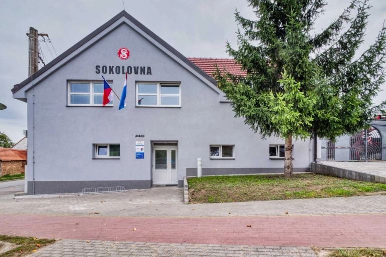 IMG: Sokolovna ve Svatobořicích-Mistříně symbolicky tak vstoupila do nové éry